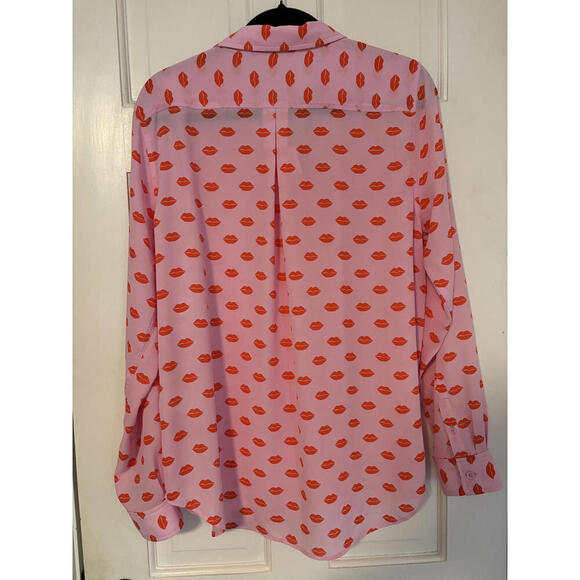 SOLD DO NOT BUYNWT Pink Long Sleeve Button-Up Blouse with Red Lips Print - Picture 6 of 7